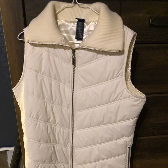 Vest - Picture 1 of 4
